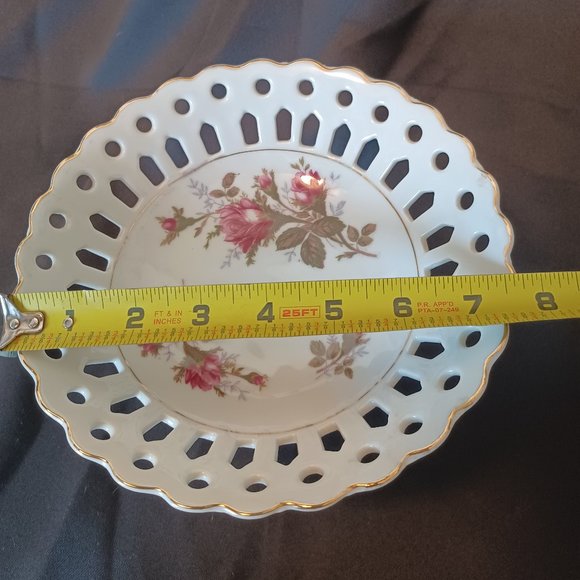 Vintage Footed pedestal bowl with gold trim and scalloped edge. Made in Japan. - Picture 4 of 11